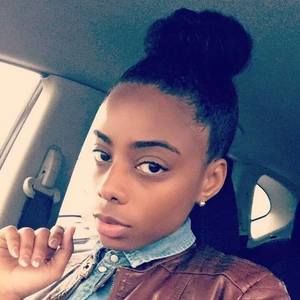 Meet your Posher, Whitney